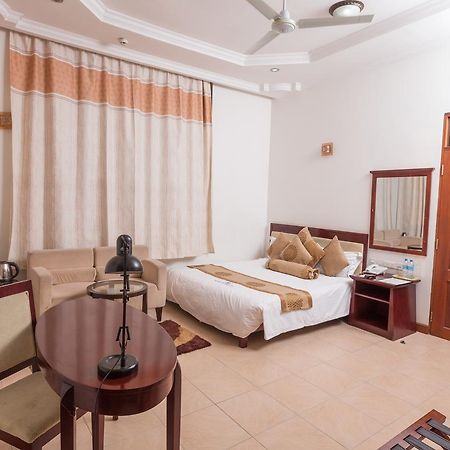Hotel De Mag Дар ес Саалам Екстериор снимка