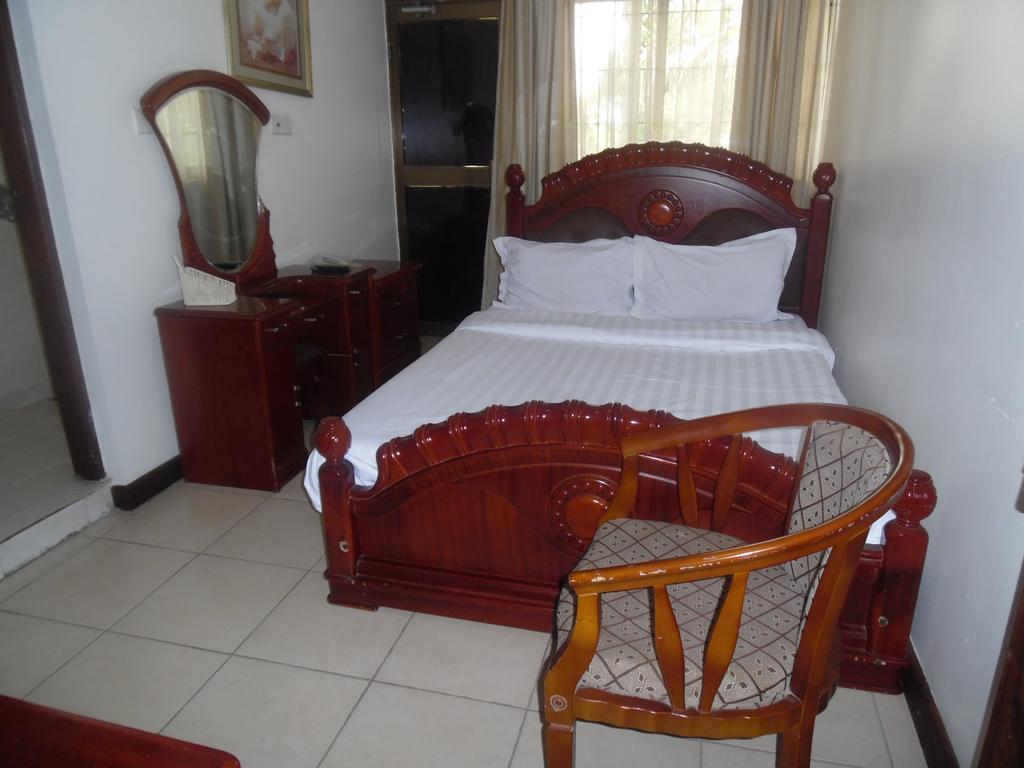 Hotel De Mag Дар ес Саалам Екстериор снимка