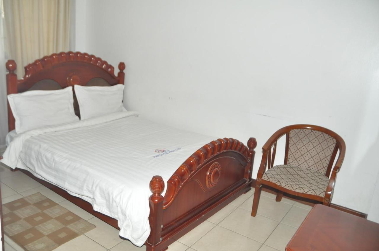 Hotel De Mag Дар ес Саалам Екстериор снимка